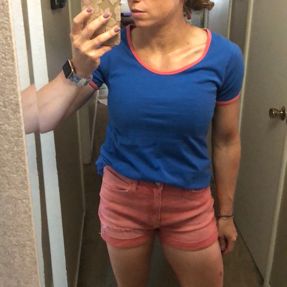 Lularoe classic tee.